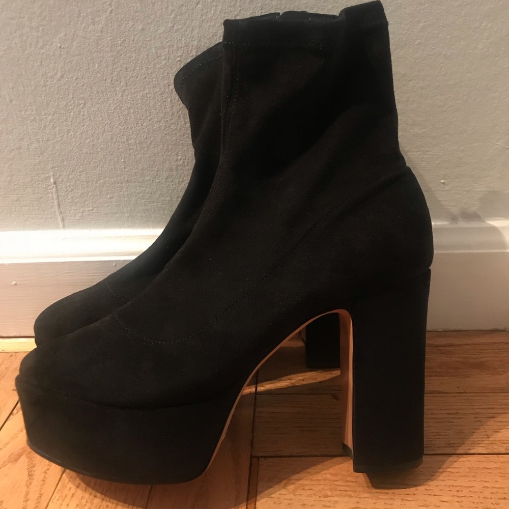 Schutz Susie’s Black platform sock boots size 8